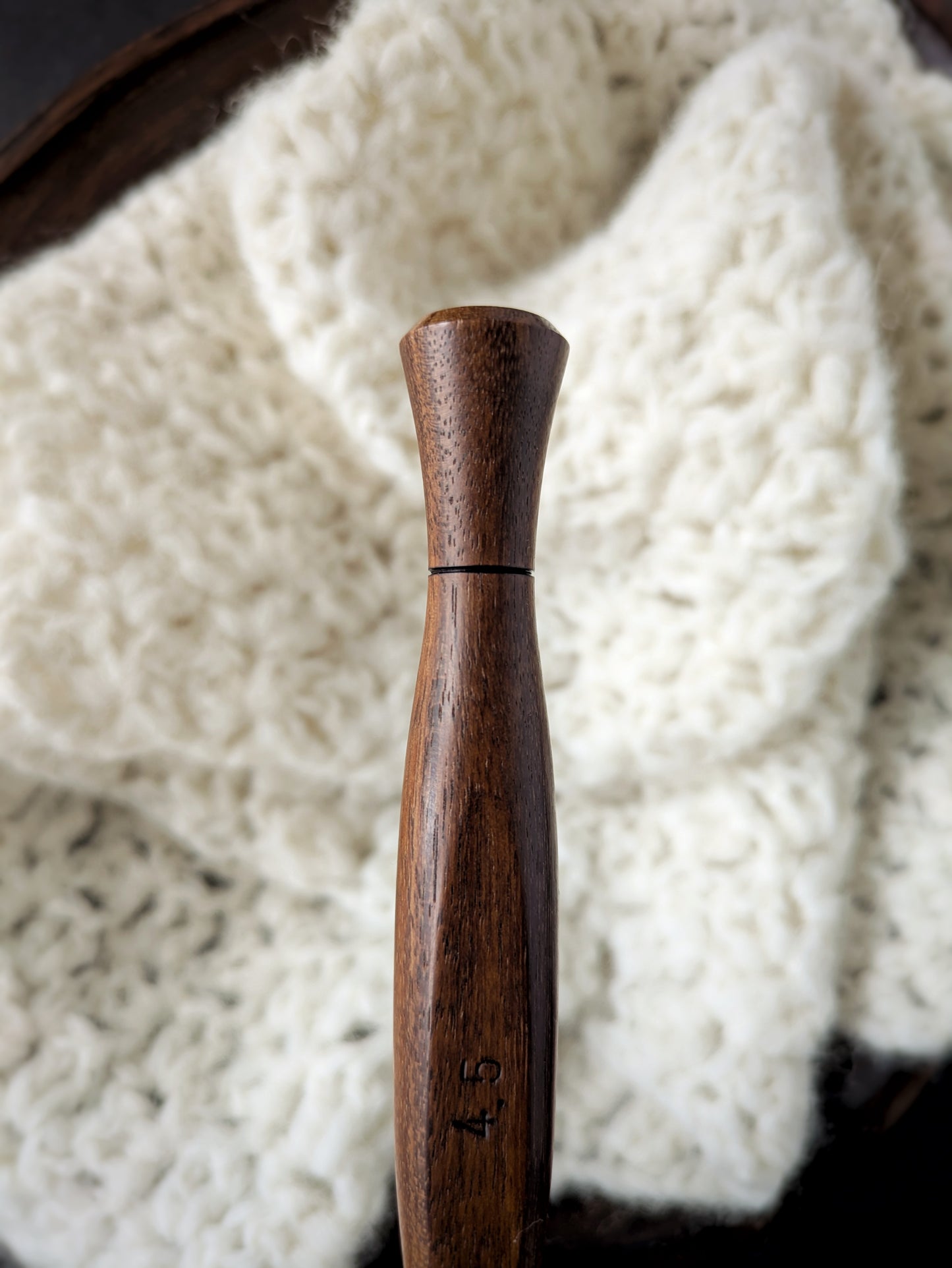 7 4.5mm Gonçalo Ergonomic Wood Crochet Hook