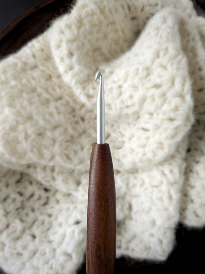 7 4.5mm Gonçalo Ergonomic Wood Crochet Hook