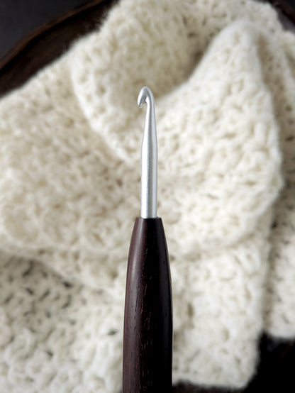 H 5mm Rosewood Ergonomic Wood Crochet Hook