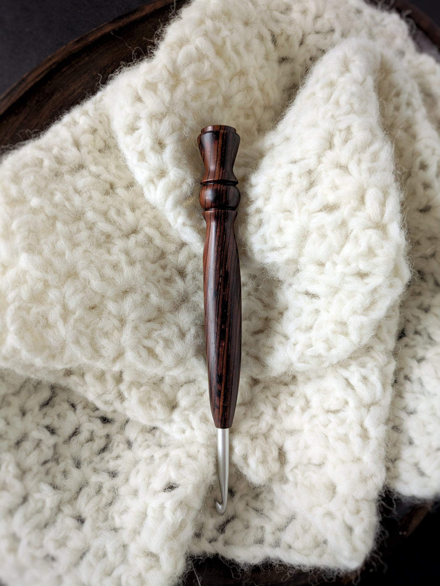 H 5mm Cocobolo Ergonomic Wood Crochet Hook