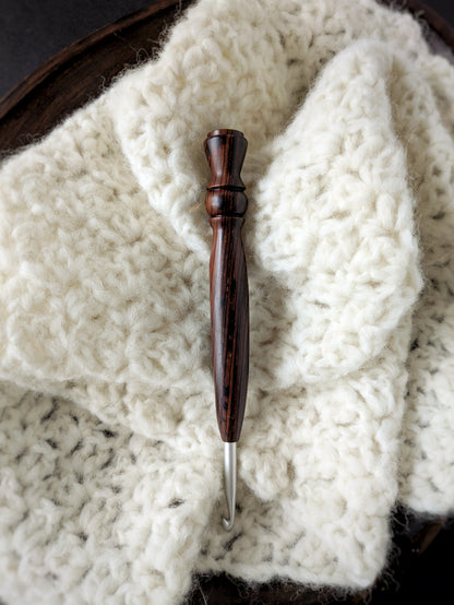 H 5mm Cocobolo Ergonomic Wood Crochet Hook