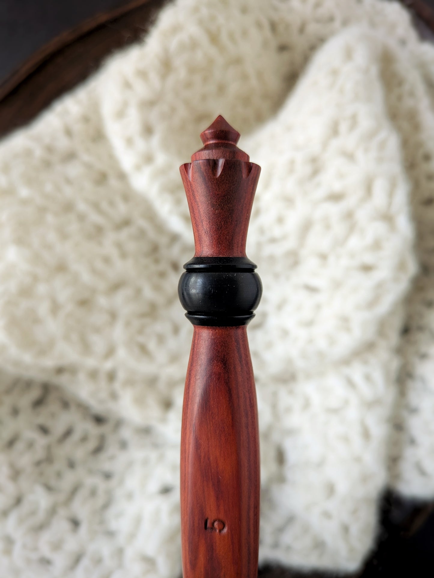 H 5mm Redheart & Blackwood Ergonomic Wood Crochet Hook