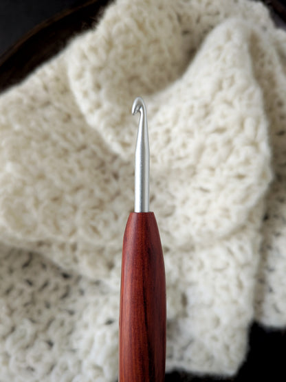 H 5mm Redheart & Blackwood Ergonomic Wood Crochet Hook