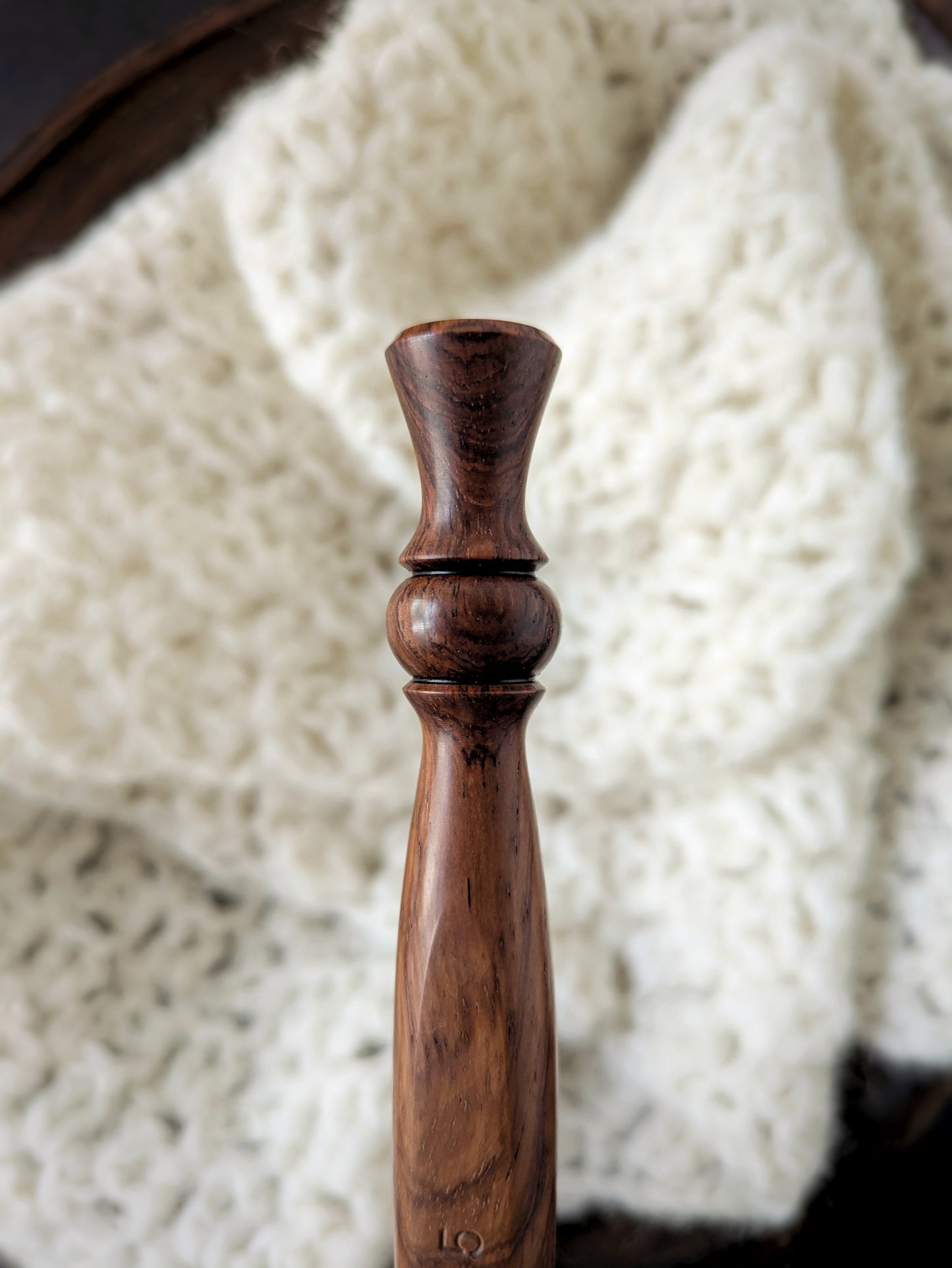 H 5mm Cocobolo Ergonomic Wood Crochet Hook