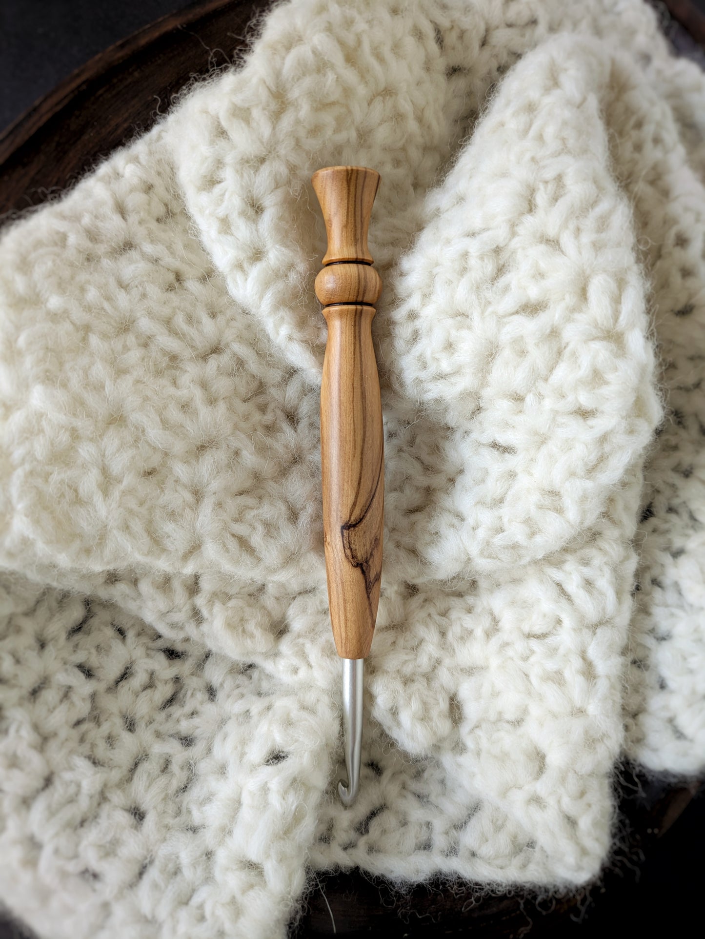 I 5.5mm Olivewood Ergonomic Wood Crochet Hook