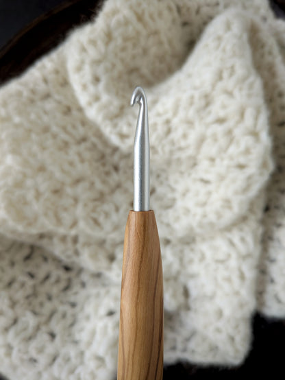 I 5.5mm Olivewood Ergonomic Wood Crochet Hook