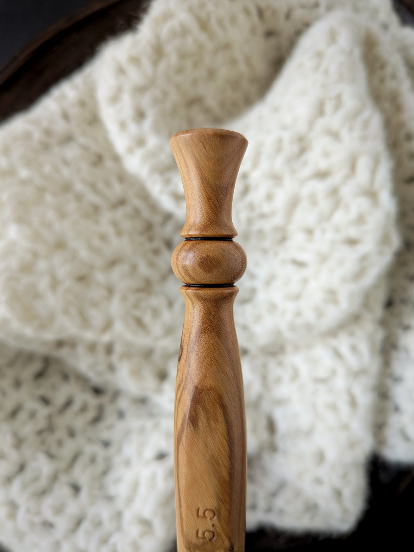 I 5.5mm Olivewood Ergonomic Wood Crochet Hook