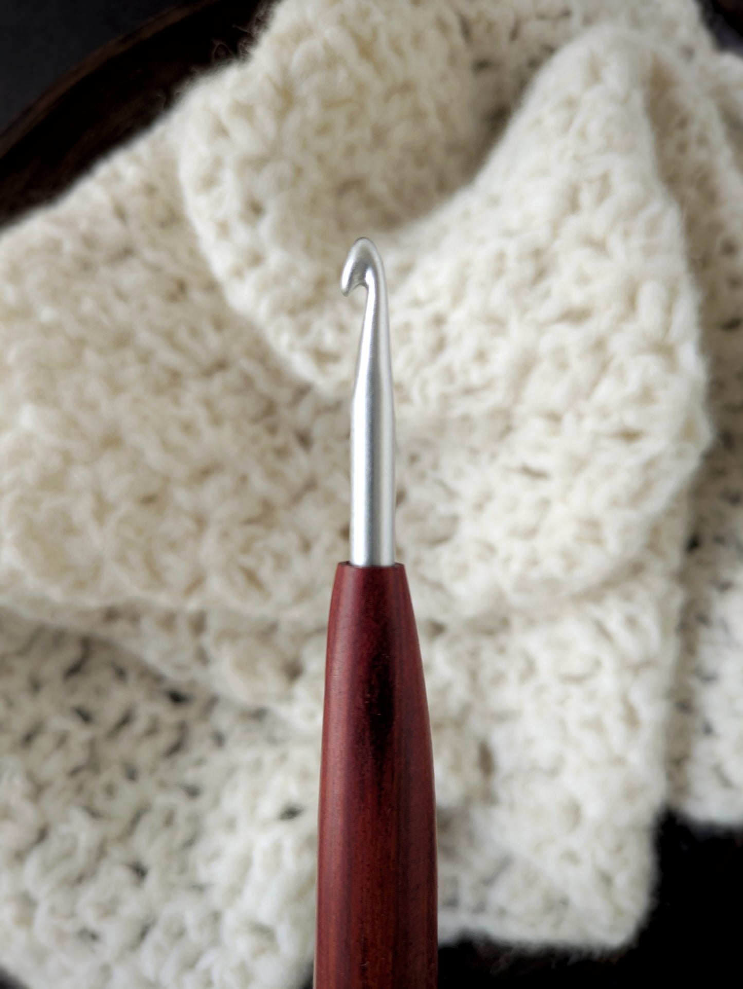 I 5.5mm Redheart Ergonomic Wood Crochet Hook