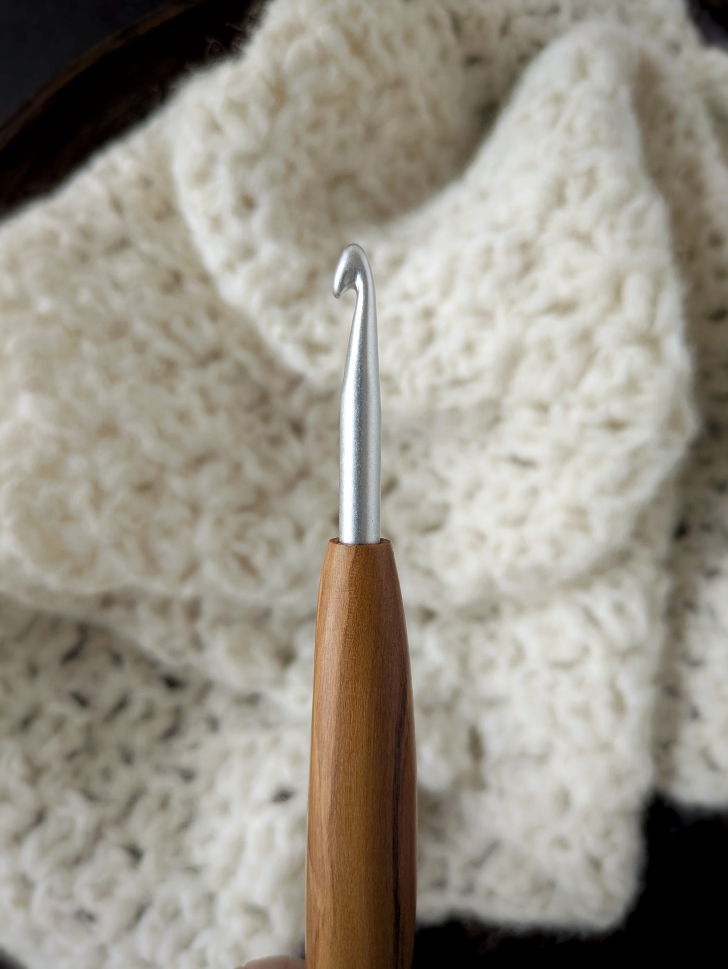 I 5.5mm Olivewood Ergonomic Wood Crochet Hook