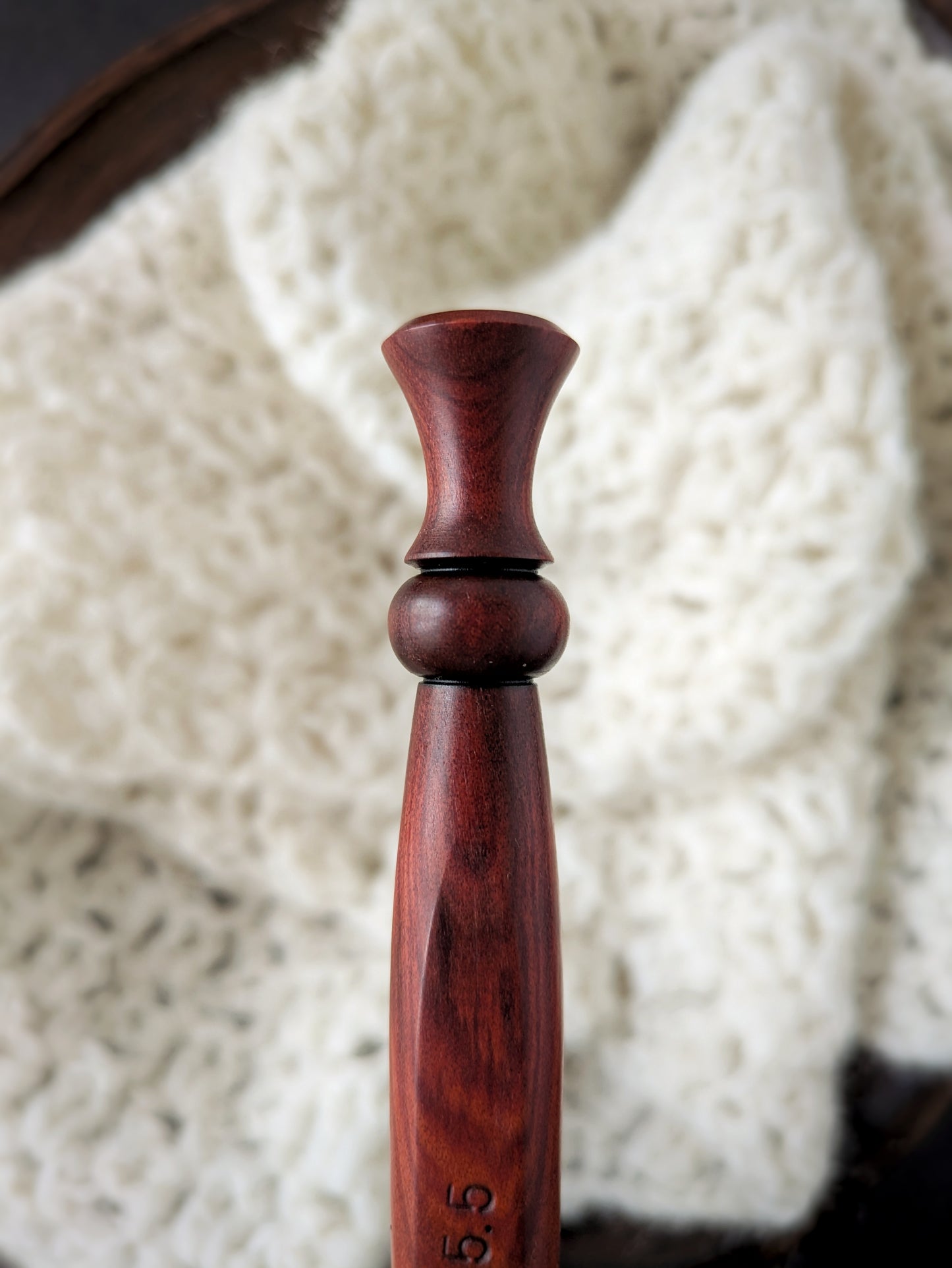 I 5.5mm Redheart Ergonomic Wood Crochet Hook