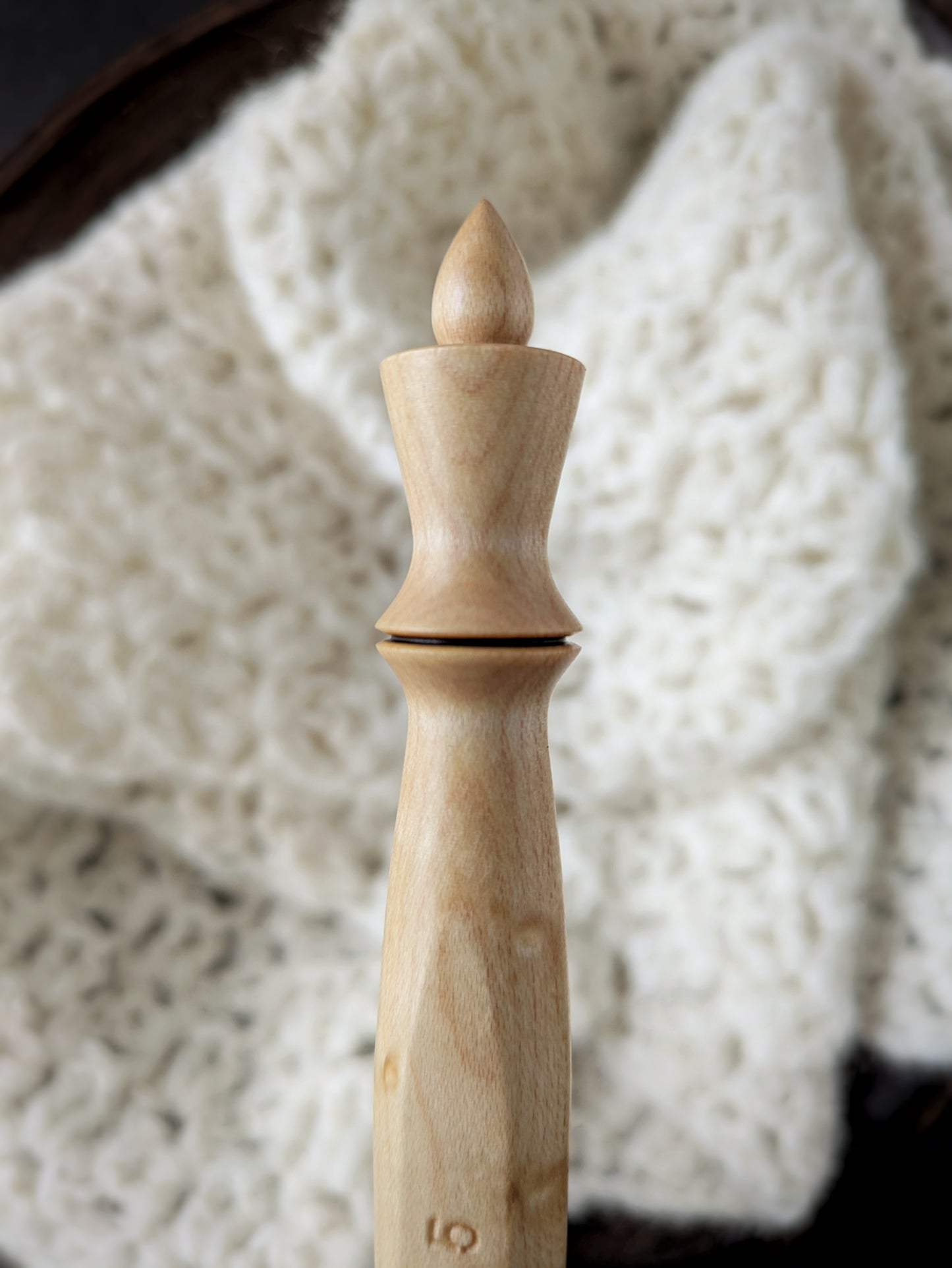 I 5.5mm Birdseye Maple Ergonomic Wood Crochet Hook