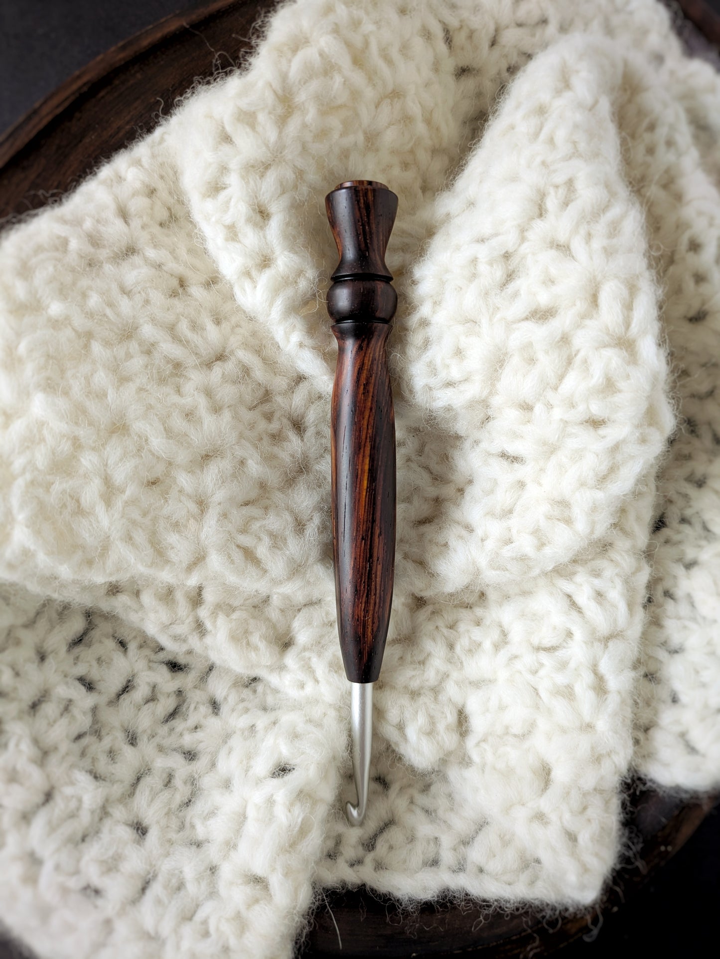 I 5.5mm Cocobolo Ergonomic Wood Crochet Hook