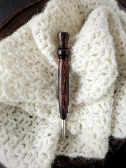 I 5.5mm Cocobolo Ergonomic Wood Crochet Hook