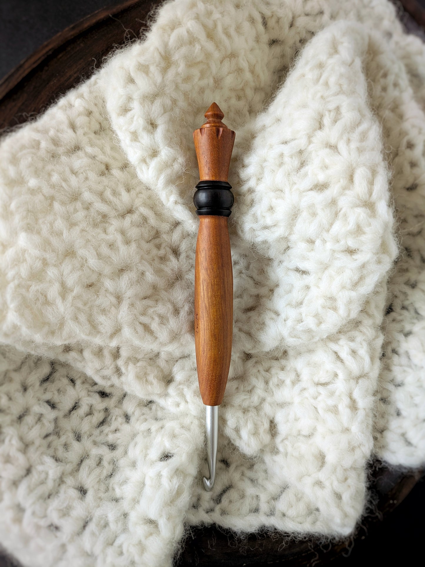 I 5.5mm Orangeheart & Blackwood Ergonomic Wood Crochet Hook