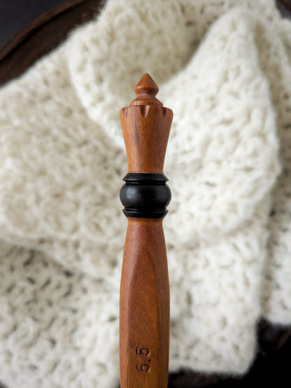 I 5.5mm Orangeheart & Blackwood Ergonomic Wood Crochet Hook