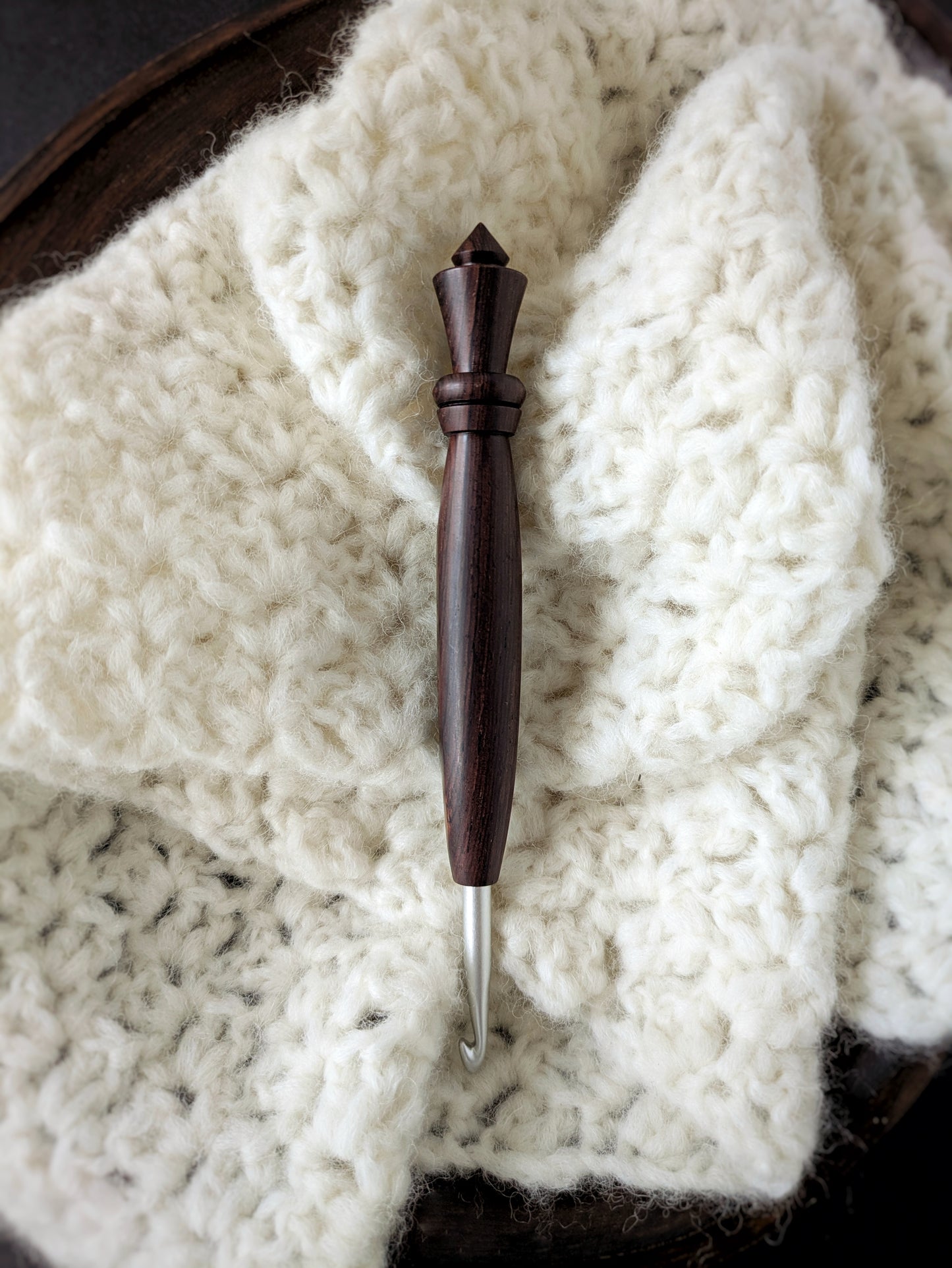 I 5.5mm Cocobolo Ergonomic Wood Crochet Hook