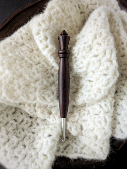 I 5.5mm Cocobolo Ergonomic Wood Crochet Hook