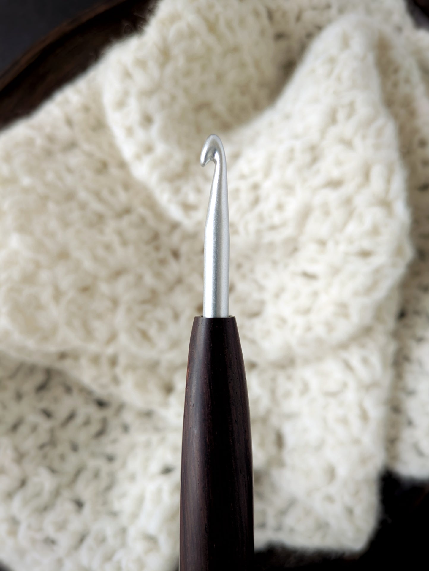 I 5.5mm Cocobolo Ergonomic Wood Crochet Hook