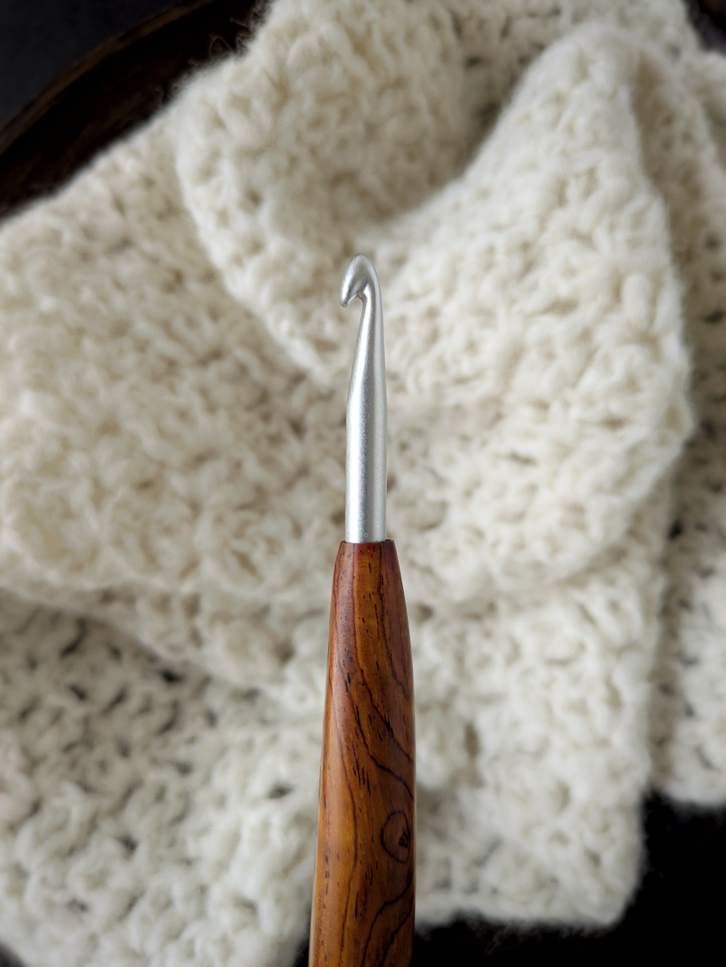 J 6mm Cocobolo Ergonomic Wood Crochet Hook