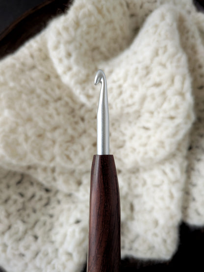 J 6mm Rosewood Ergonomic Wood Crochet Hook