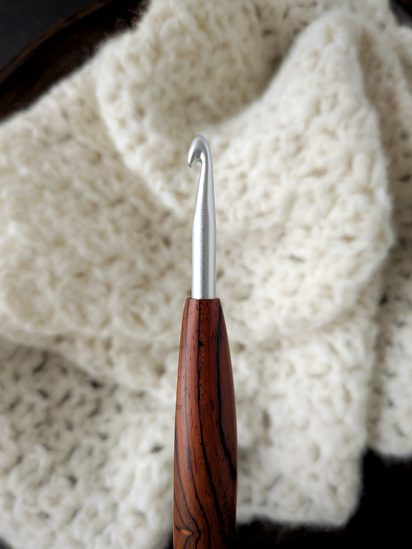 J 6mm Cocobolo Ergonomic Wood Crochet Hook