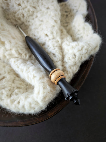 G 4mm Blackwood & Maple Ergonomic Wood Crochet Hook