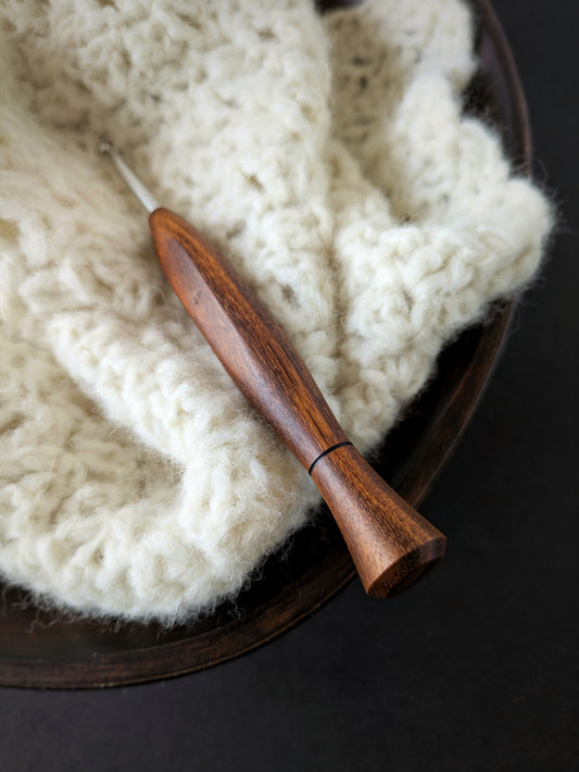G 4mm Gonçalo Ergonomic Wood Crochet Hook