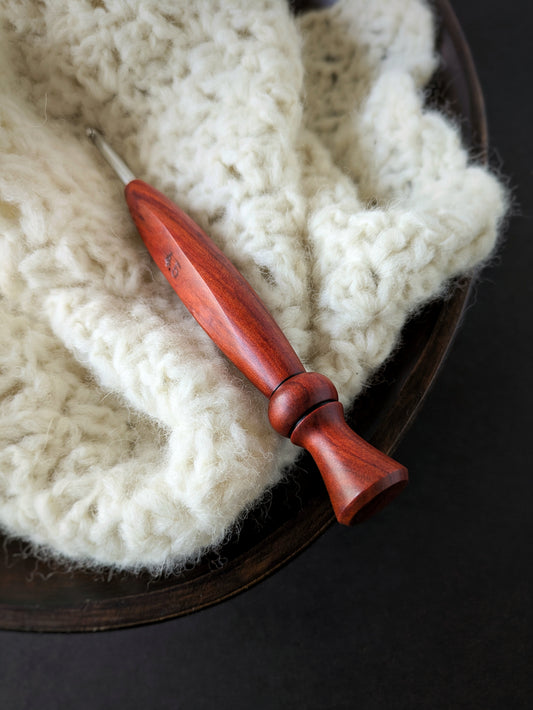 7 4.5mm Redheart Ergonomic Wood Crochet Hook