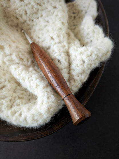 7 4.5mm Gonçalo Ergonomic Wood Crochet Hook