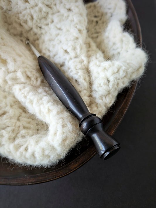 H 5mm Blackwood Ergonomic Wood Crochet Hook