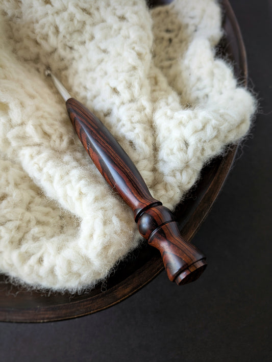 H 5mm Cocobolo Ergonomic Wood Crochet Hook