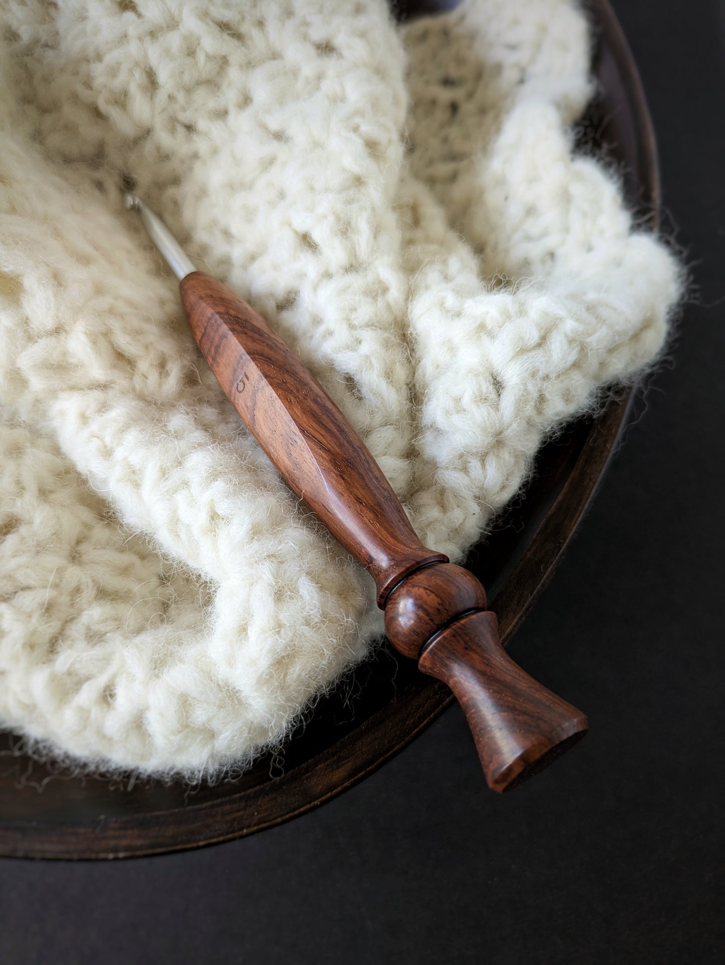 H 5mm Cocobolo Ergonomic Wood Crochet Hook