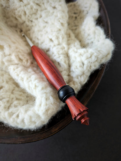 H 5mm Redheart & Blackwood Ergonomic Wood Crochet Hook