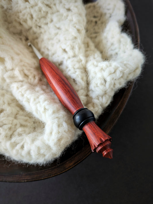 H 5mm Redheart & Blackwood Ergonomic Wood Crochet Hook