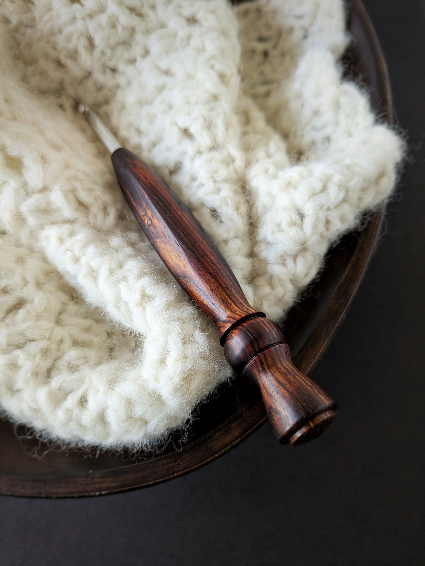 I 5.5mm Cocobolo Ergonomic Wood Crochet Hook