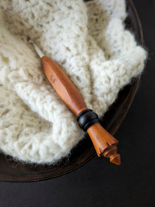 I 5.5mm Orangeheart & Blackwood Ergonomic Wood Crochet Hook