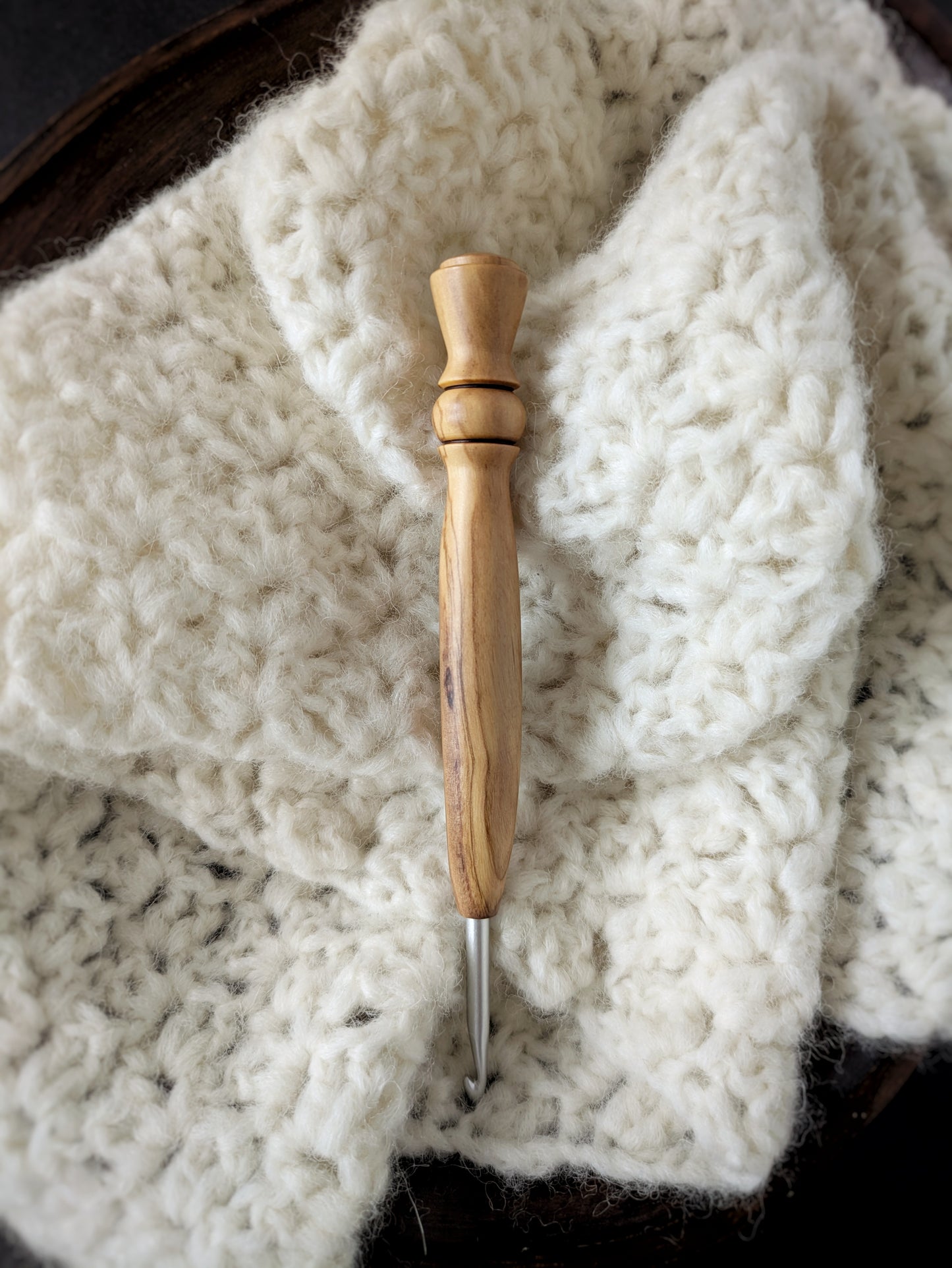H 5mm Olivewood Ergonomic Wood Crochet Hook