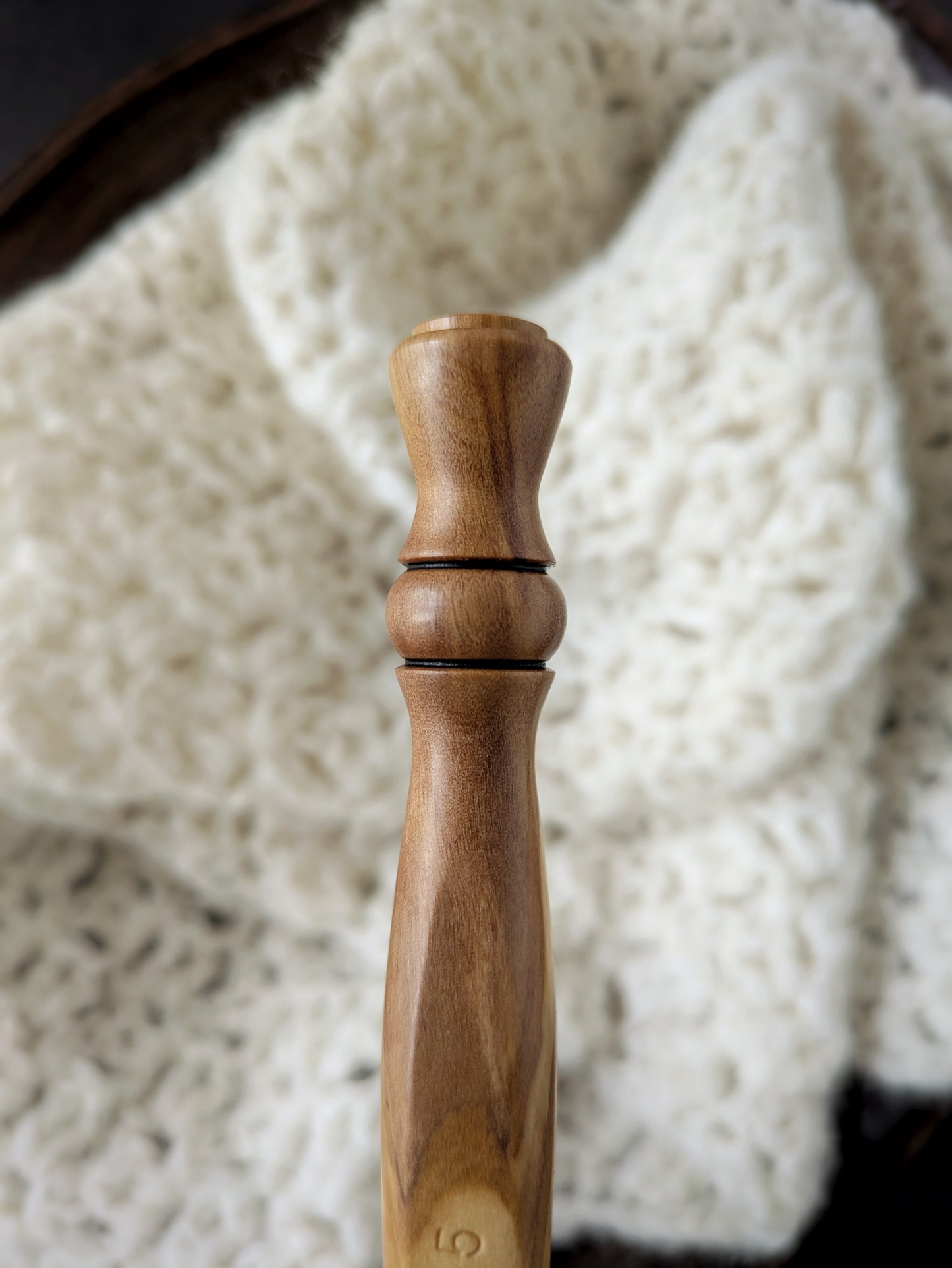 H 5mm Olivewood Ergonomic Wood Crochet Hook