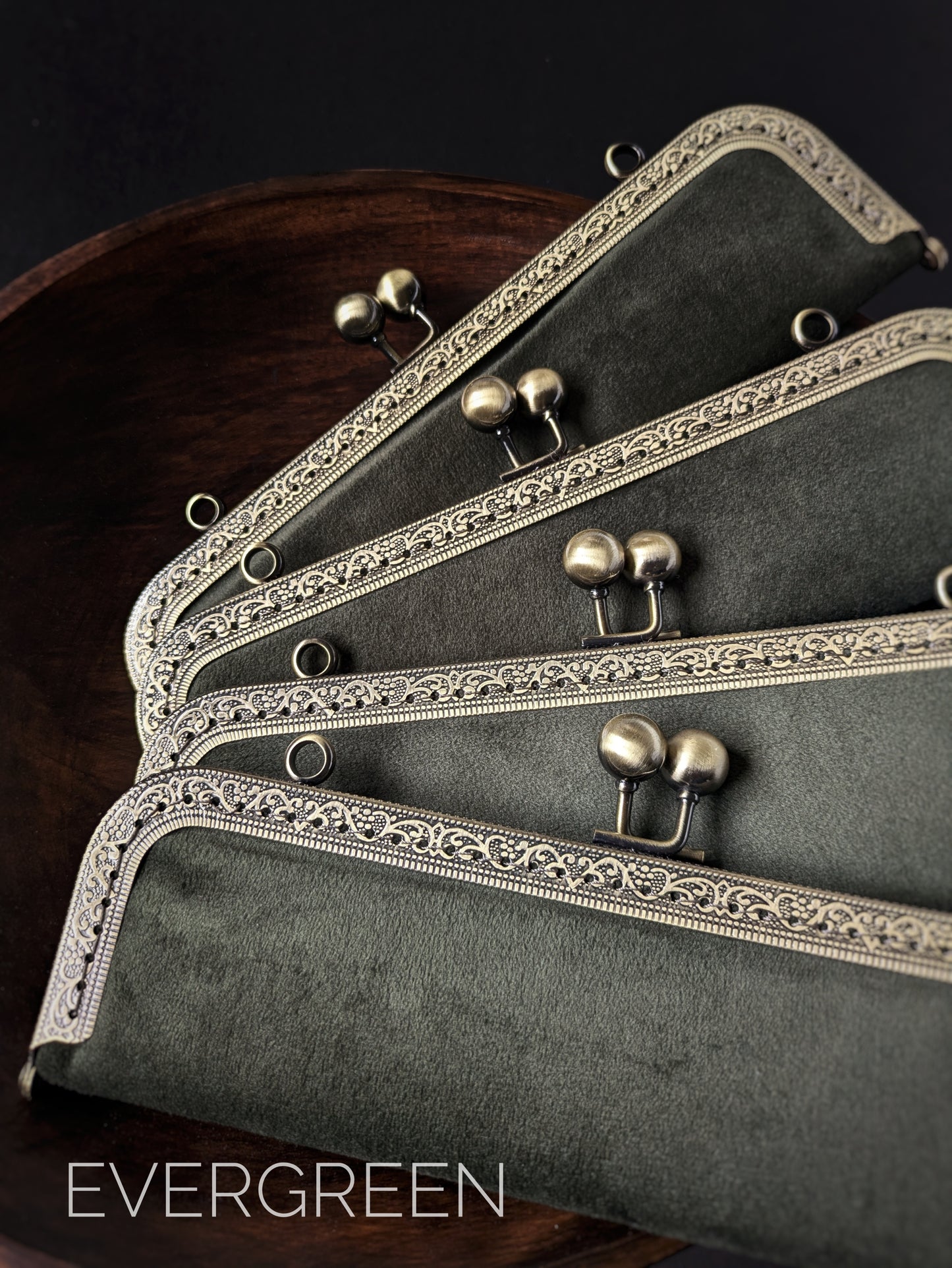 The BQueen Hook Clutch