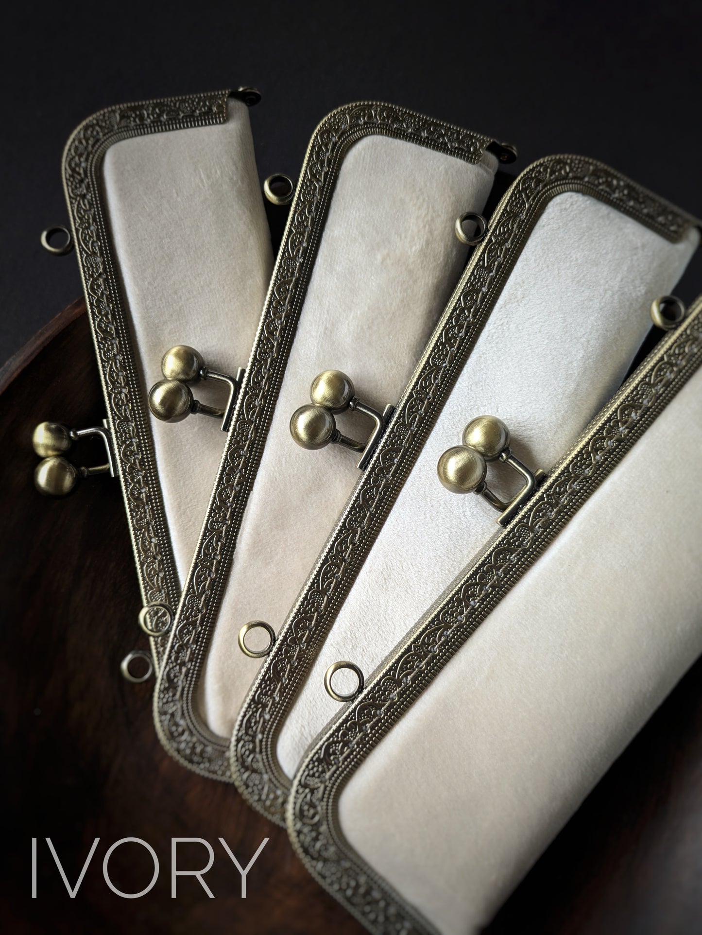 The BQueen Hook Clutch