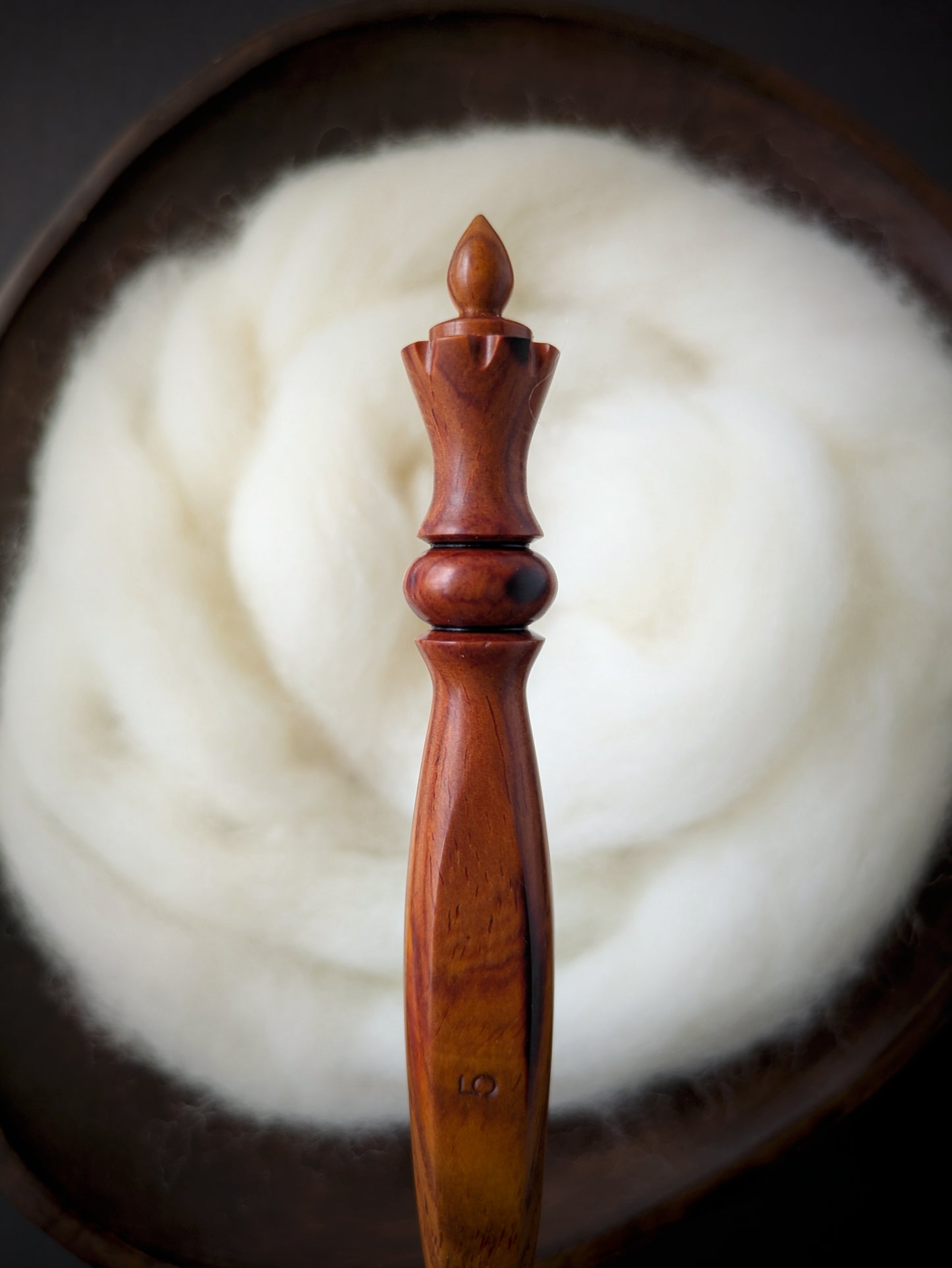 H 5mm Cocobolo Ergonomic Wood Crochet Hook