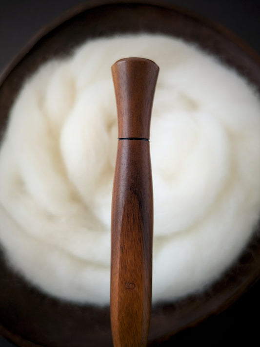 J 6mm Gonçalo Ergonomic Wood Crochet Hook