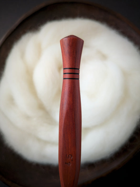 7 4.5mm Redheart Ergonomic Wood Crochet Hook