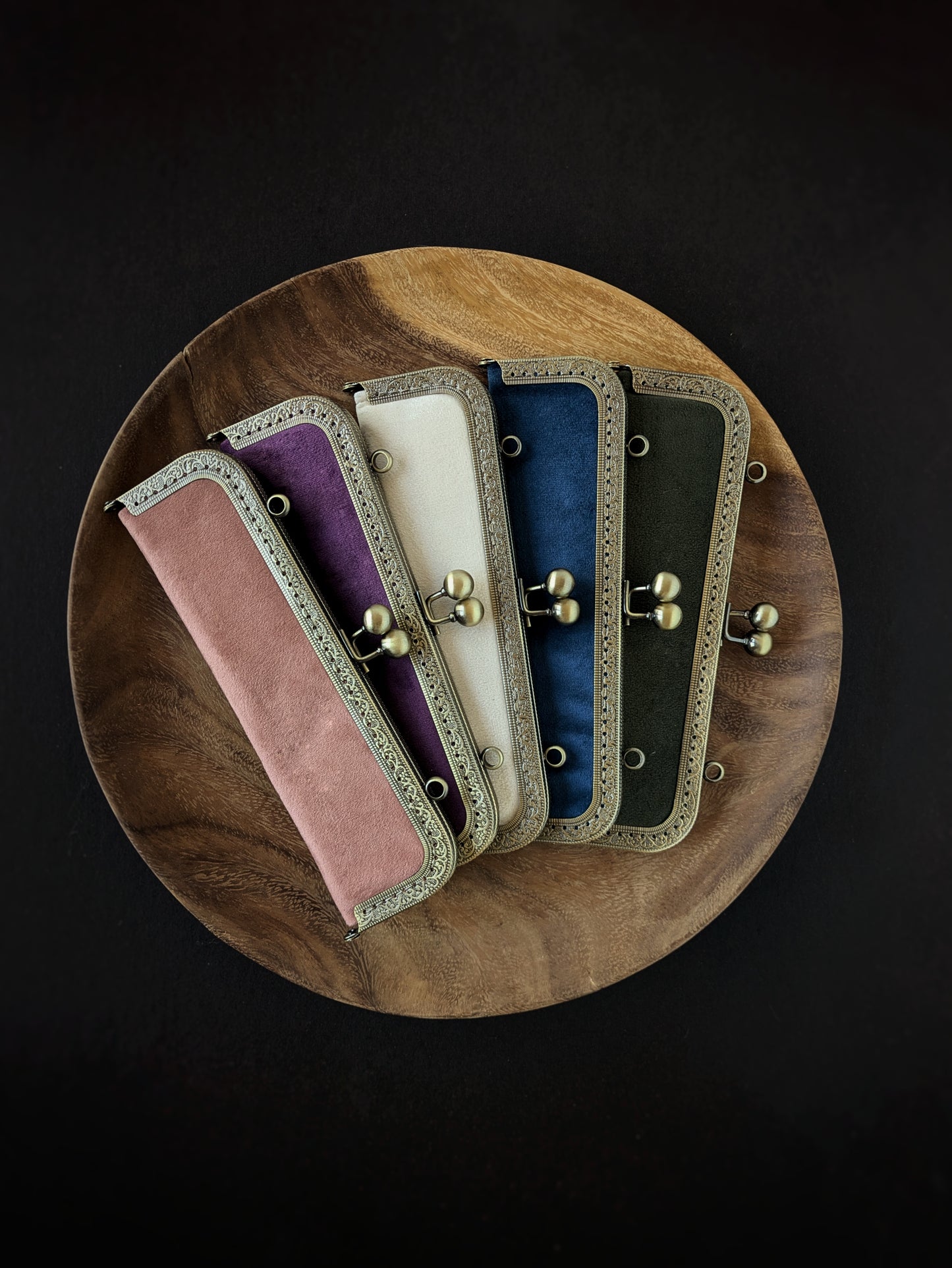 The BQueen Hook Clutch