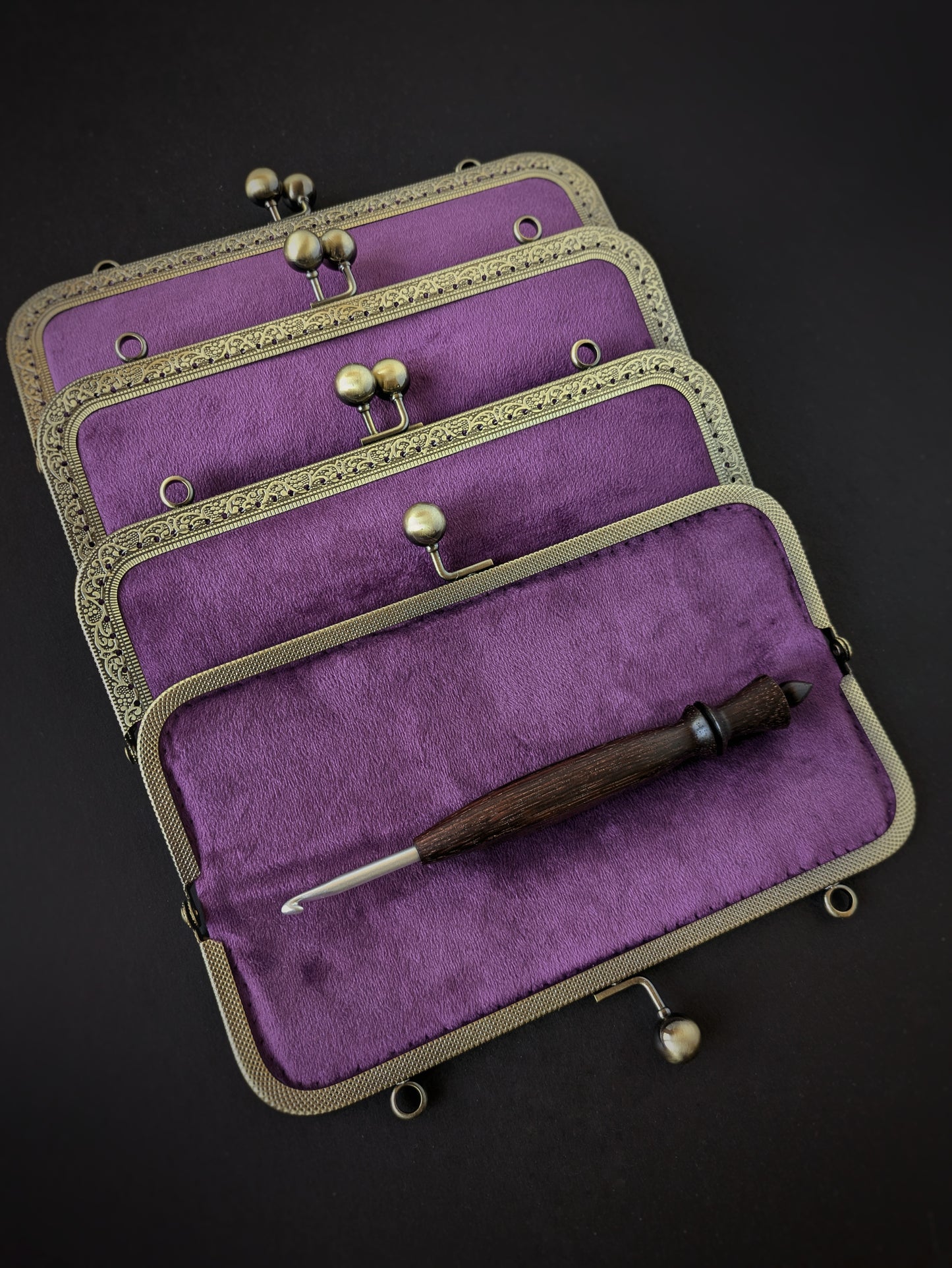 The BQueen Hook Clutch