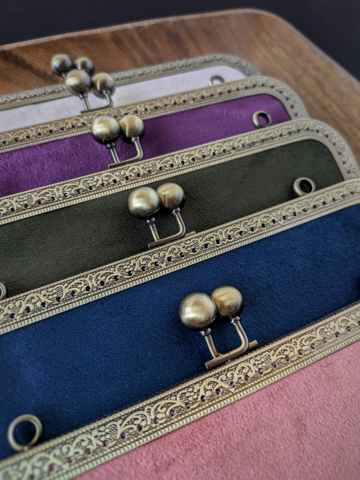 The BQueen Hook Clutch