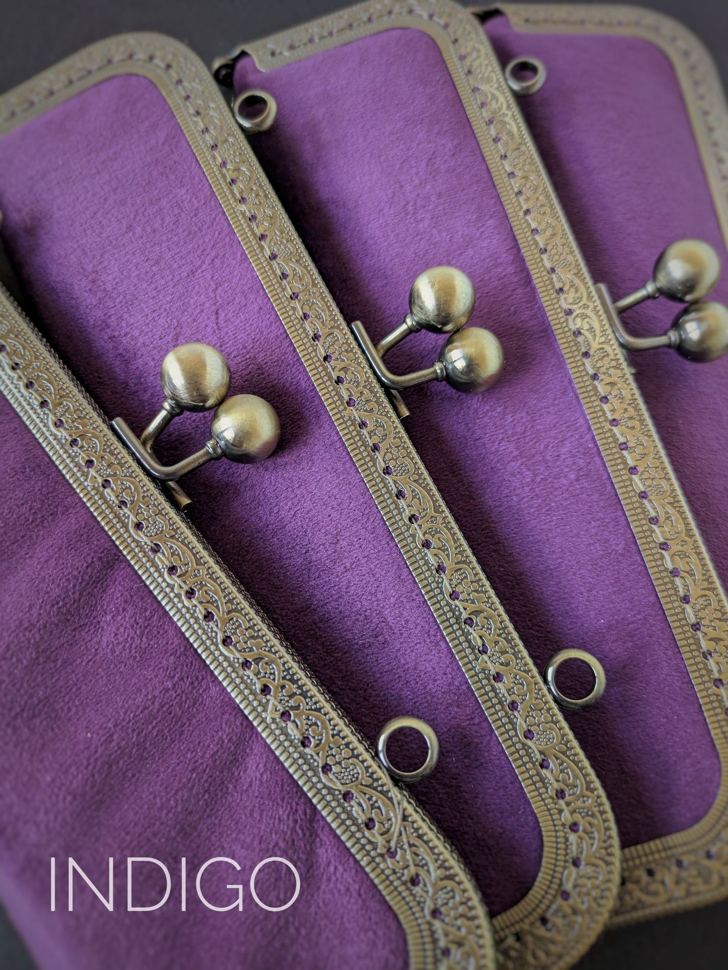 The BQueen Hook Clutch