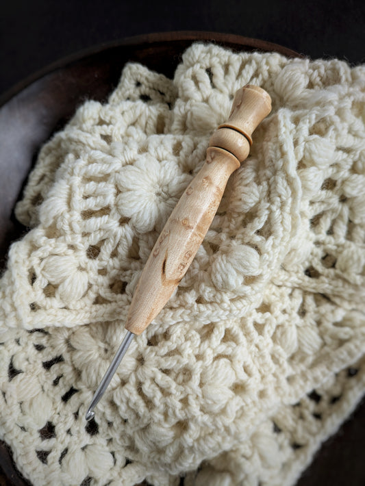 E 3.5mm Maple Ergonomic Wood Crochet Hook RTS
