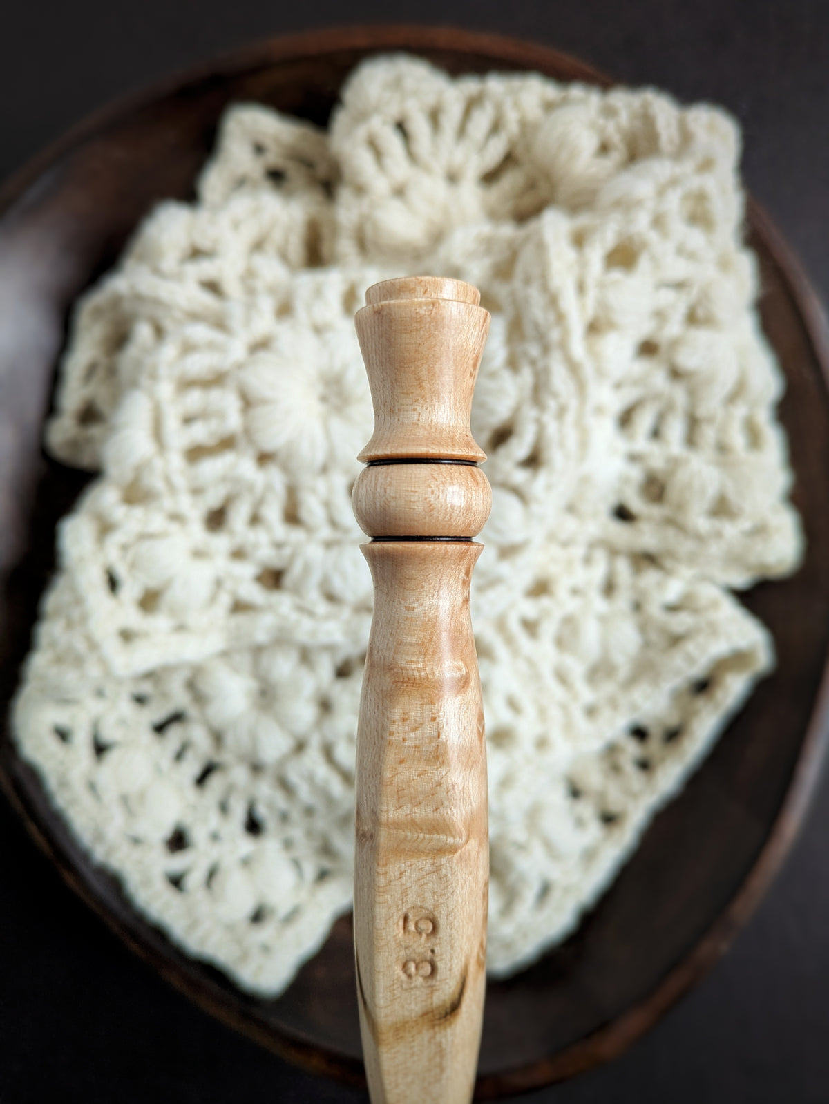 E 3.5mm Maple Ergonomic Wood Crochet Hook RTS