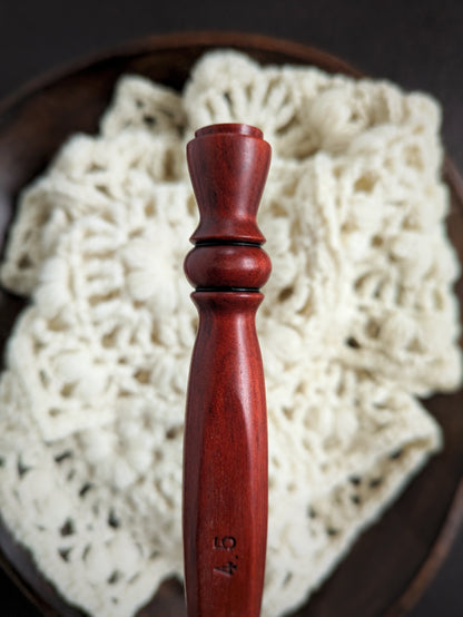 7 4.5mm Redheart Ergonomic Wood Crochet Hook RTS